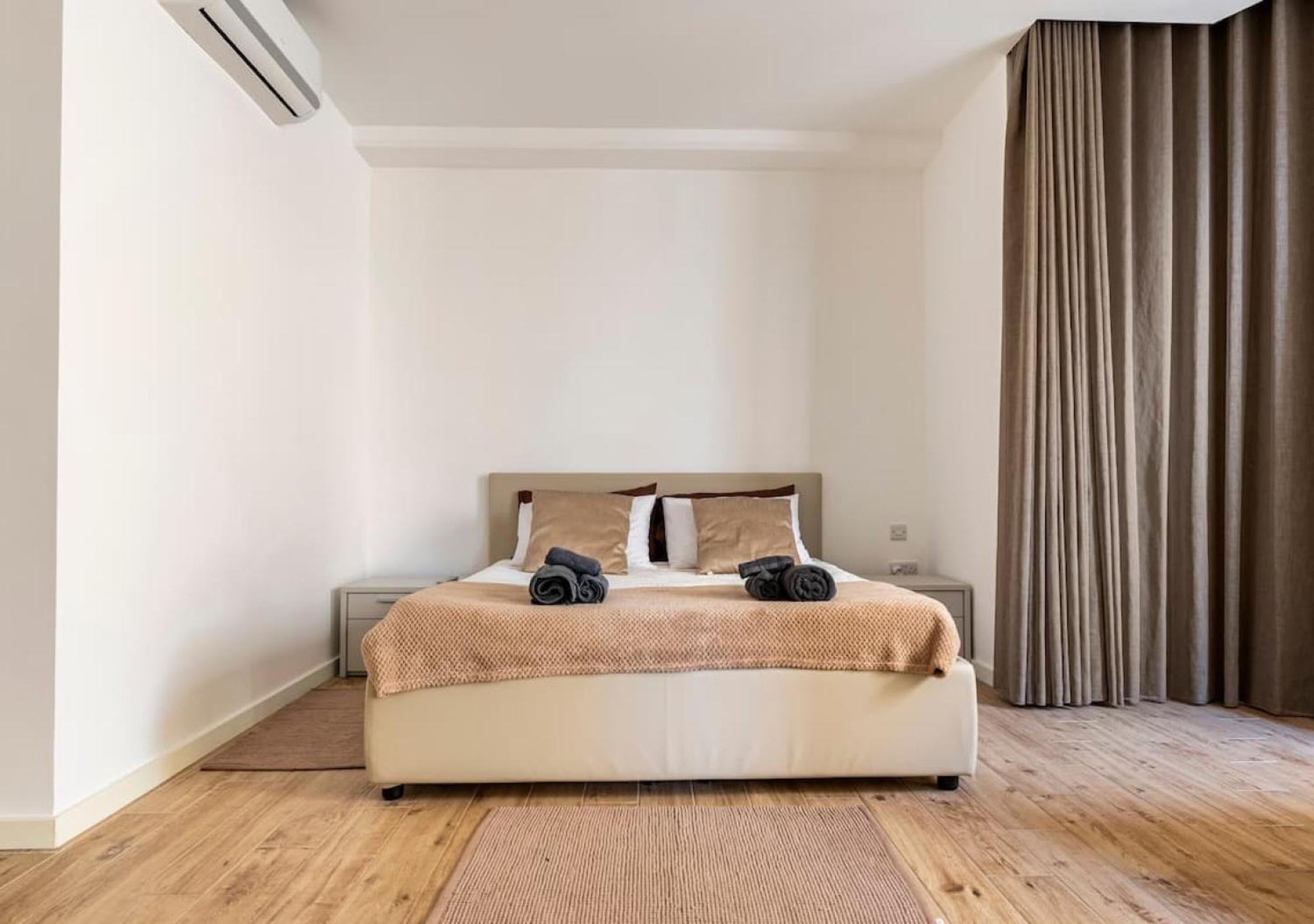 Sea View Luxury Haven Living & 3Bedrooms Seafront Sliema Kültér fotó