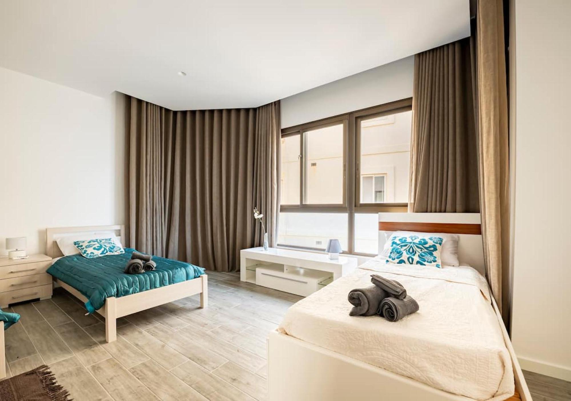 Sea View Luxury Haven Living & 3Bedrooms Seafront Sliema Kültér fotó